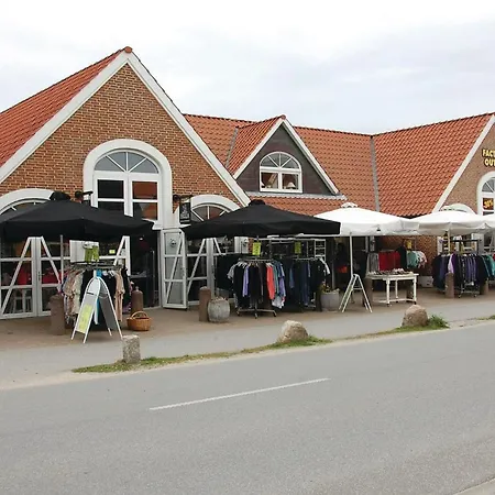 3 Bedroom Pet Friendly In