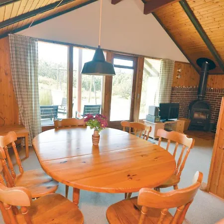 Holiday home 3 Bedroom Pet Friendly In *